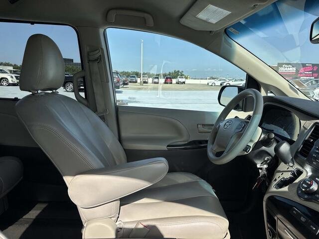 Used 2014 Cypress Pearl Toyota LE image 24