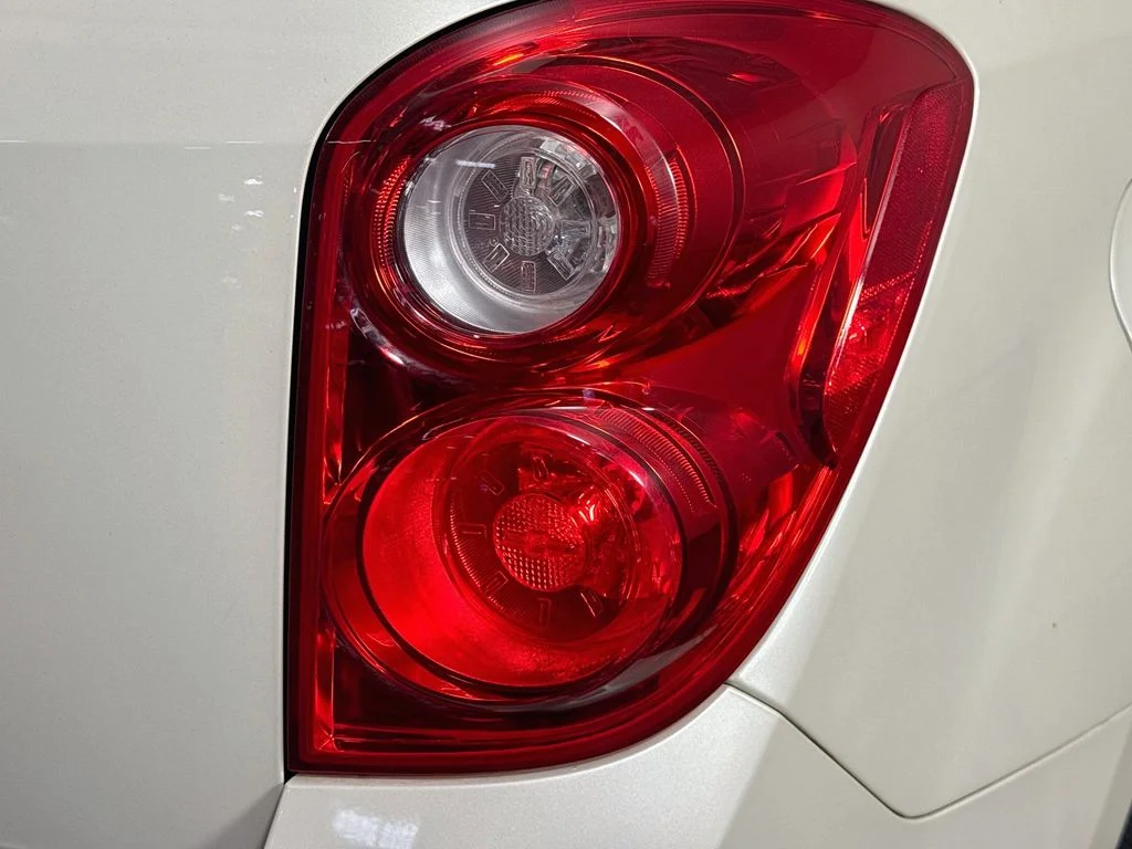 Used 2015 White Chevrolet LT image 30