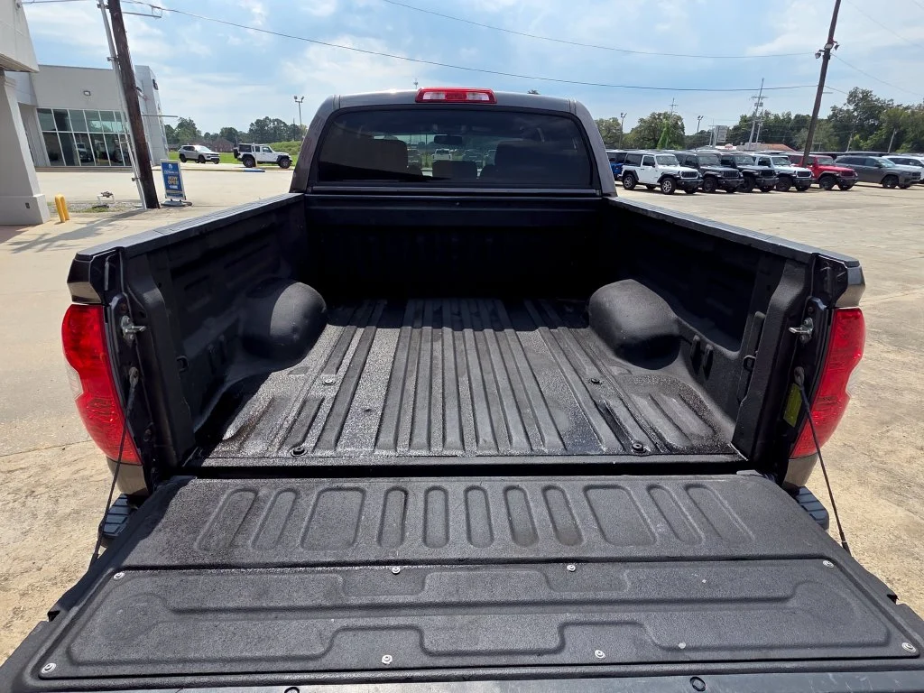Used 2015 Gray Toyota SR5 image 8