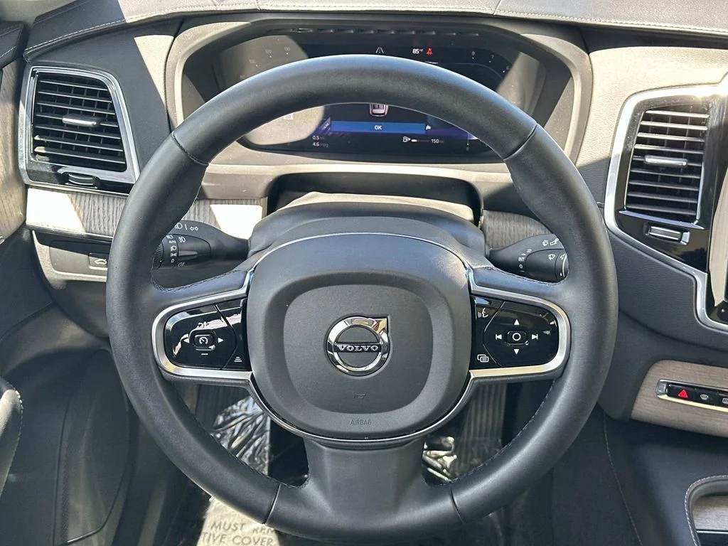 Used 2023  Volvo Ultimate image 23
