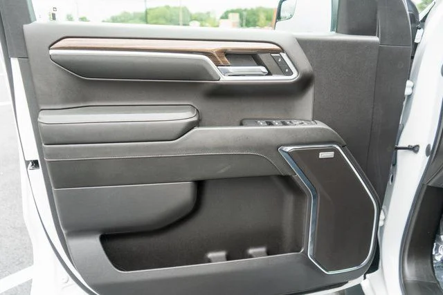Used 2023 White Chevrolet RST image 14