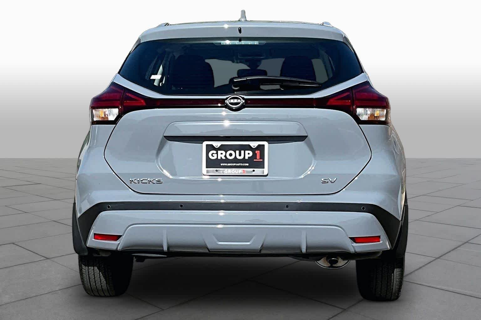 Used 2023 Boulder Gray Pearl Nissan SV image 5