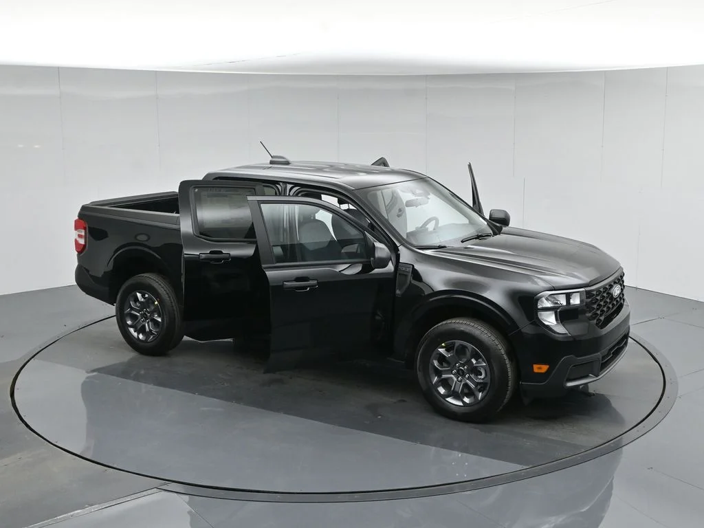 New 2026 Black Ford XLT image 40