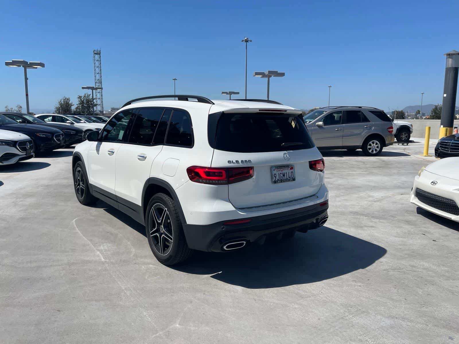 Used 2023 Polar White Mercedes-Benz GLB 250 image 4