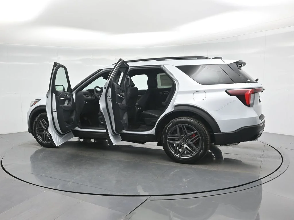 New 2026 Space White Metallic Ford ST image 33