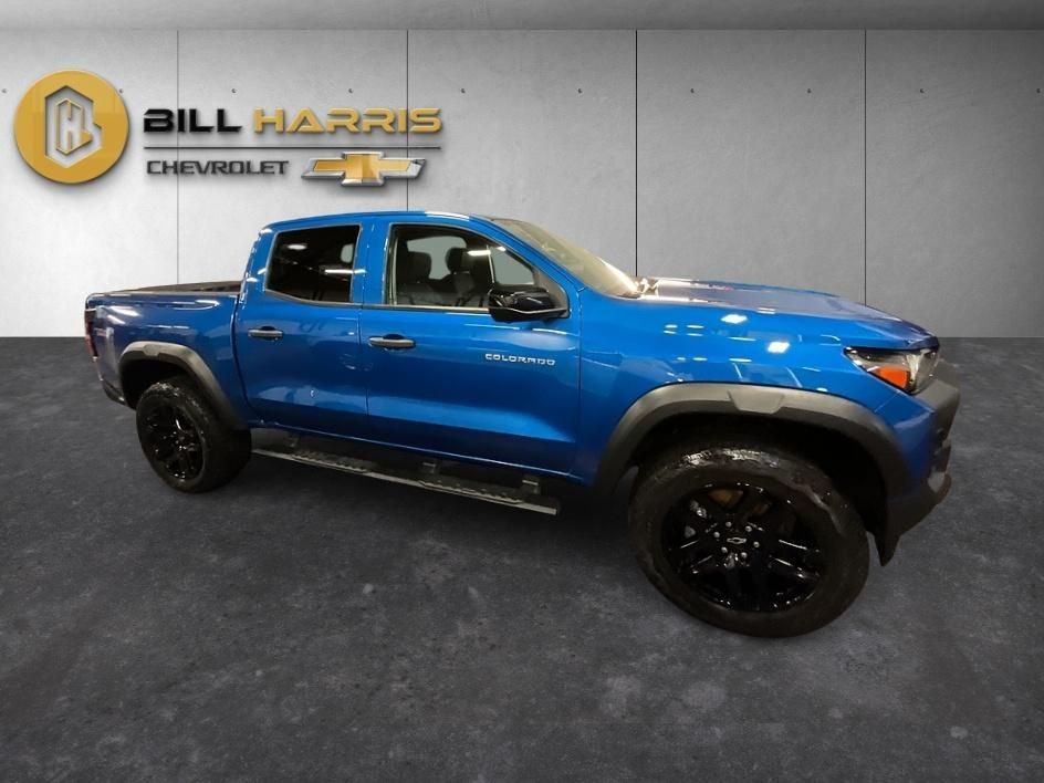 Used 2023 Blue Chevrolet Trail Boss image 9