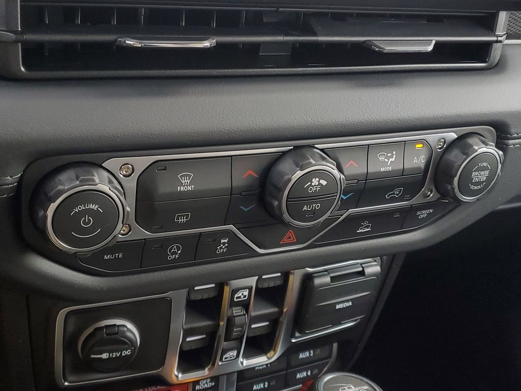 New 2026 Reign Exterior Paint Jeep Mojave image 30