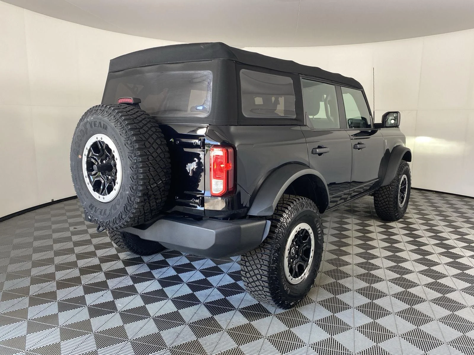 Used 2021 Shadow Black Ford Base Advanced image 4