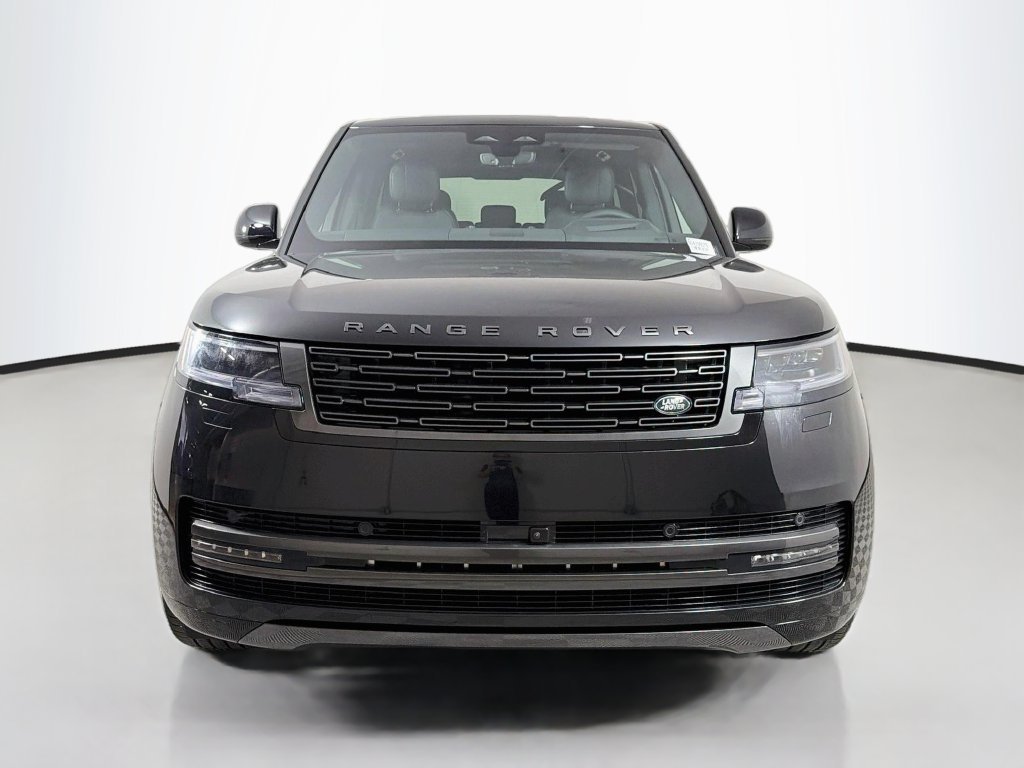 New 2027 Santorini Black Land Rover SE image 2
