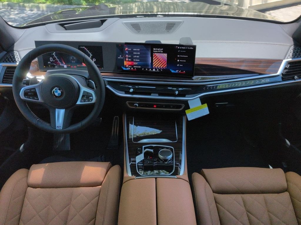 New 2026 Manhattan Green Metallic BMW xDrive40i image 15