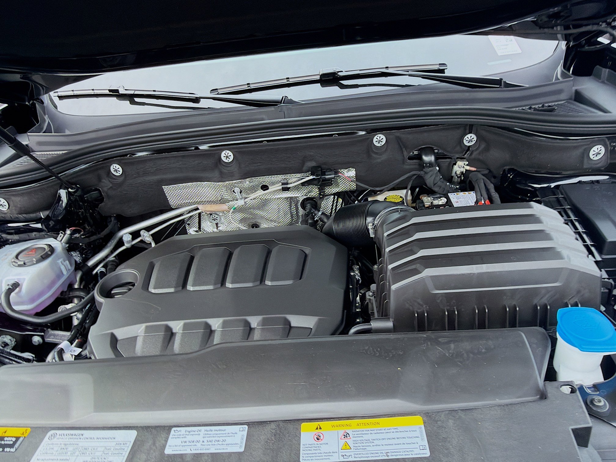 New 2026 Black Volkswagen 2.0T SE w/Technology image 25