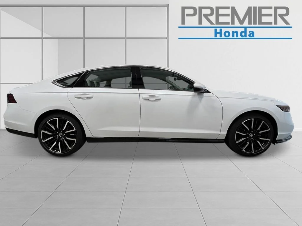New 2026 Platinum White Pearl Honda Touring Hybrid image 8
