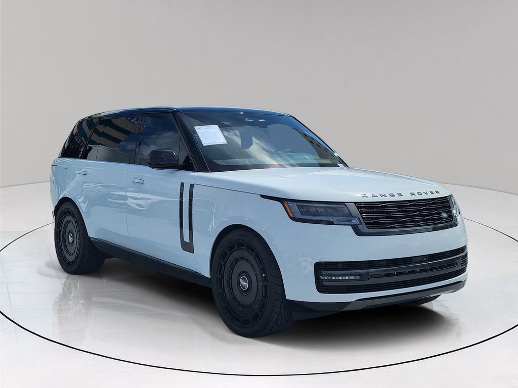 Used 2026 White Land Rover SE image 1