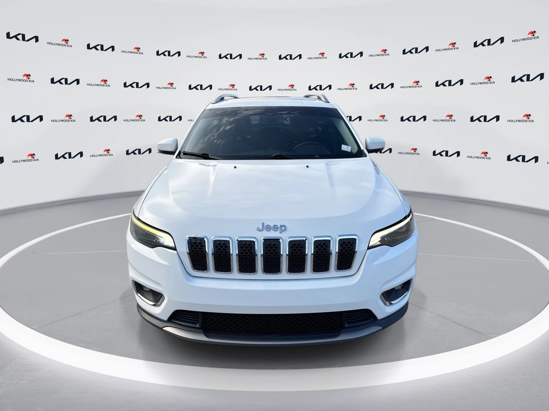 Used 2019 Bright White Clearcoat Jeep Limited image 3