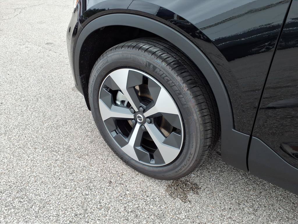 New 2026 Onyx Black Volvo Core image 9