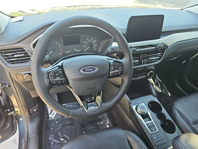 Used 2022 Blue Ford SEL image 16