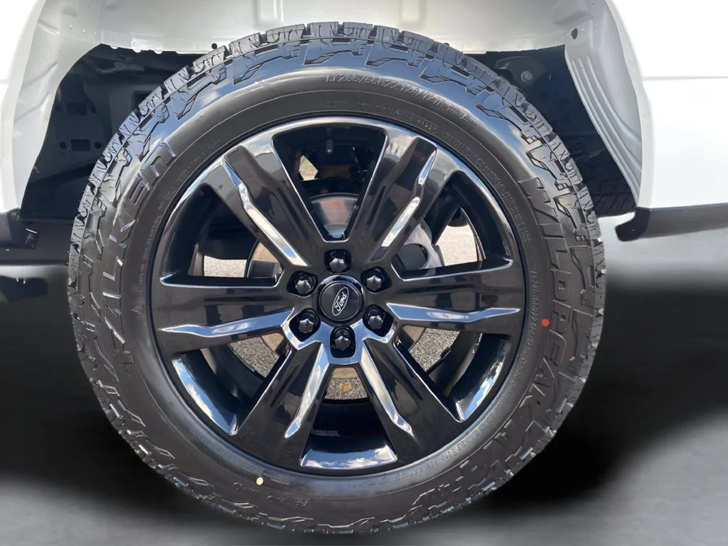 Used 2024 White Ford Platinum image 40
