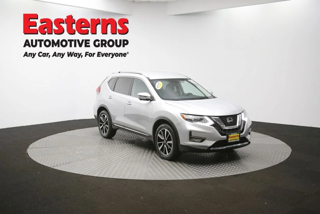 Used 2020 Silver Nissan SL image 47