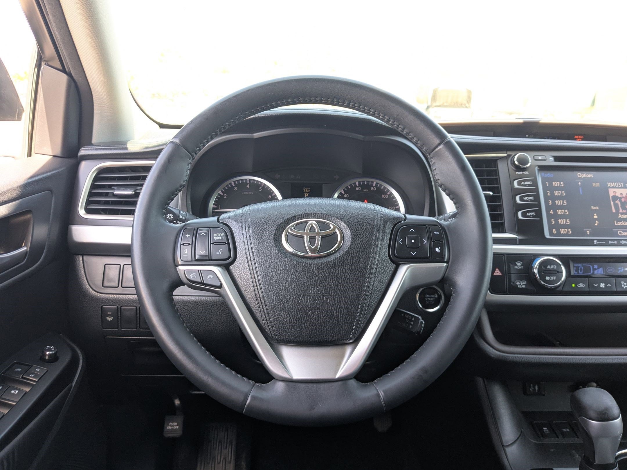 Used 2016 Predawn Gray Mica Toyota XLE image 16