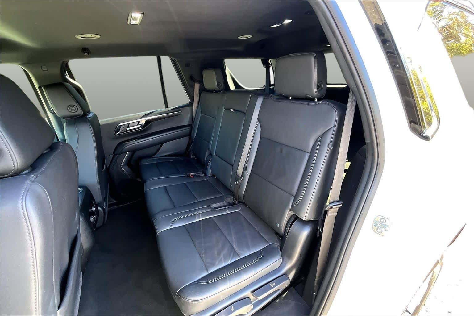 Used 2025 Summit White Chevrolet LT image 20