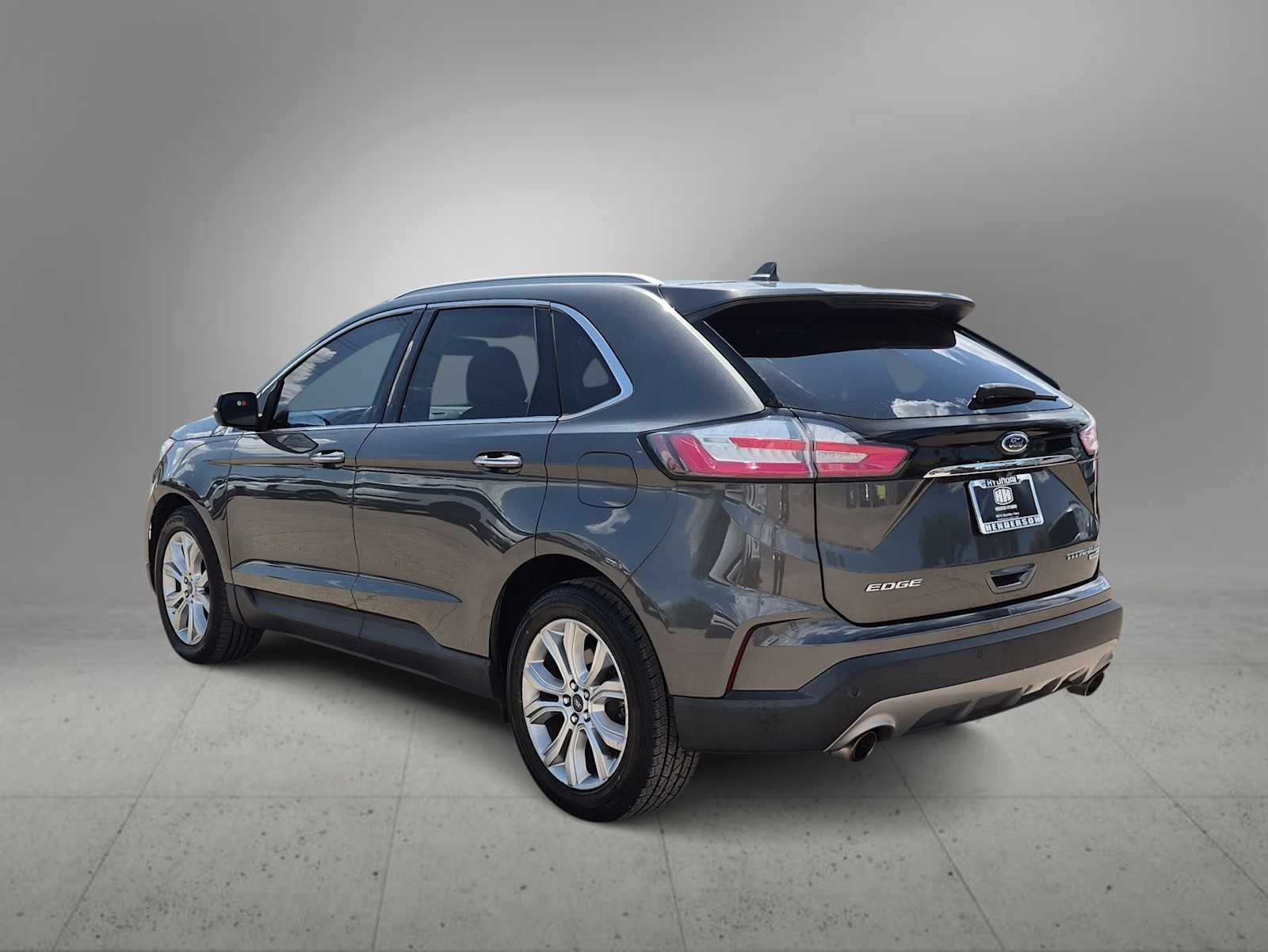 Used 2019 Magnetic Metallic Ford Titanium image 6