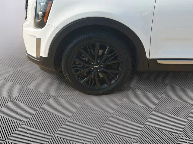 Used 2022 White Kia SX image 37