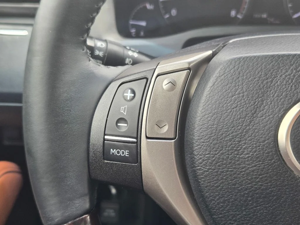 Used 2013 Cashmere Metallic Lexus 350 image 21