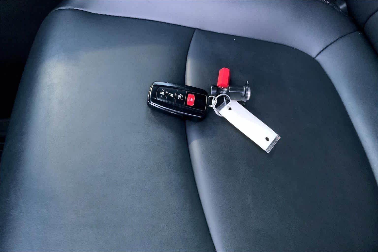 Used 2022 Blueprint Toyota XLE Premium image 12
