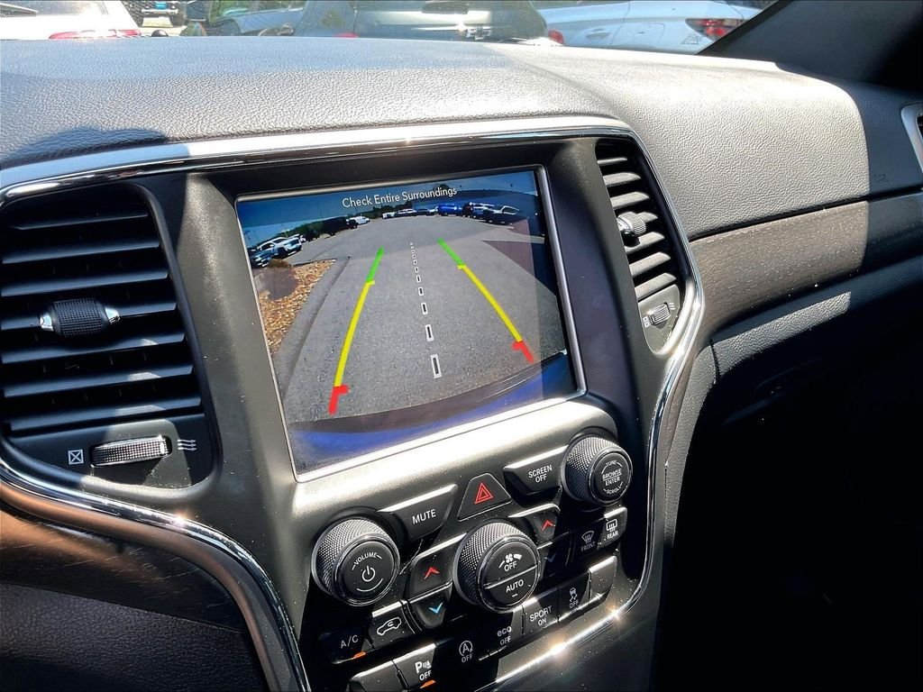 Used 2018 White Jeep Altitude image 19