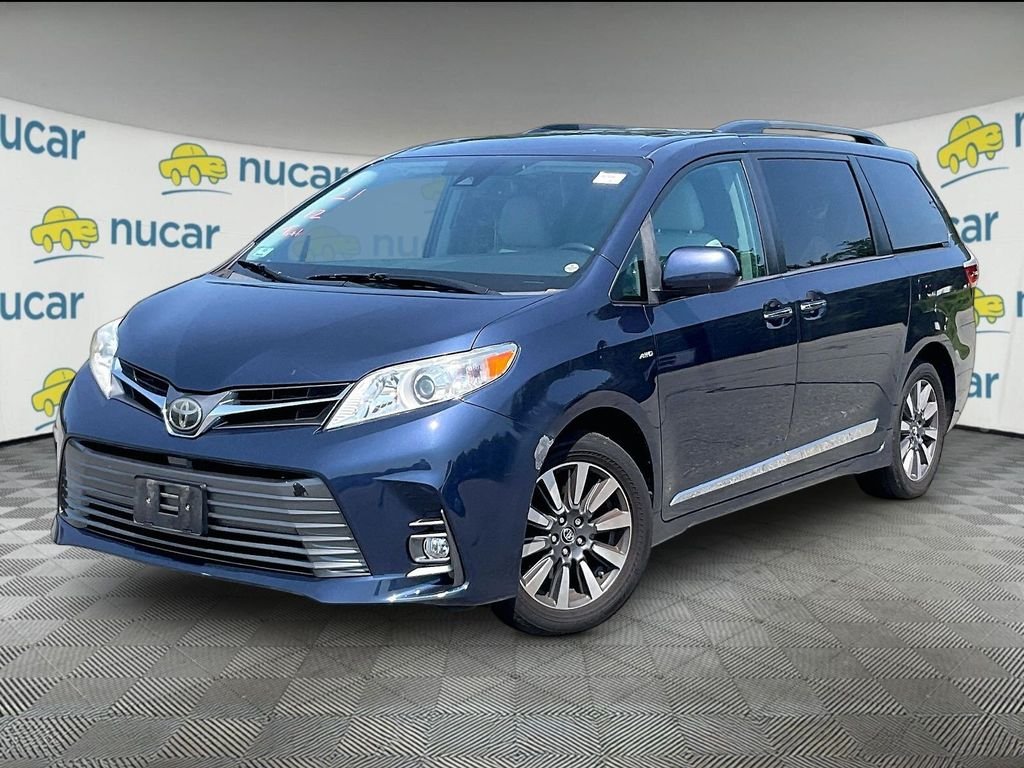 Used 2018 Beige Toyota XLE Premium image 3