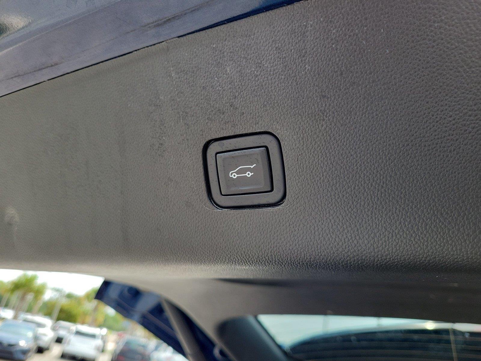 Used 2022 Northsky Blue Metallic Chevrolet LT Cloth image 11