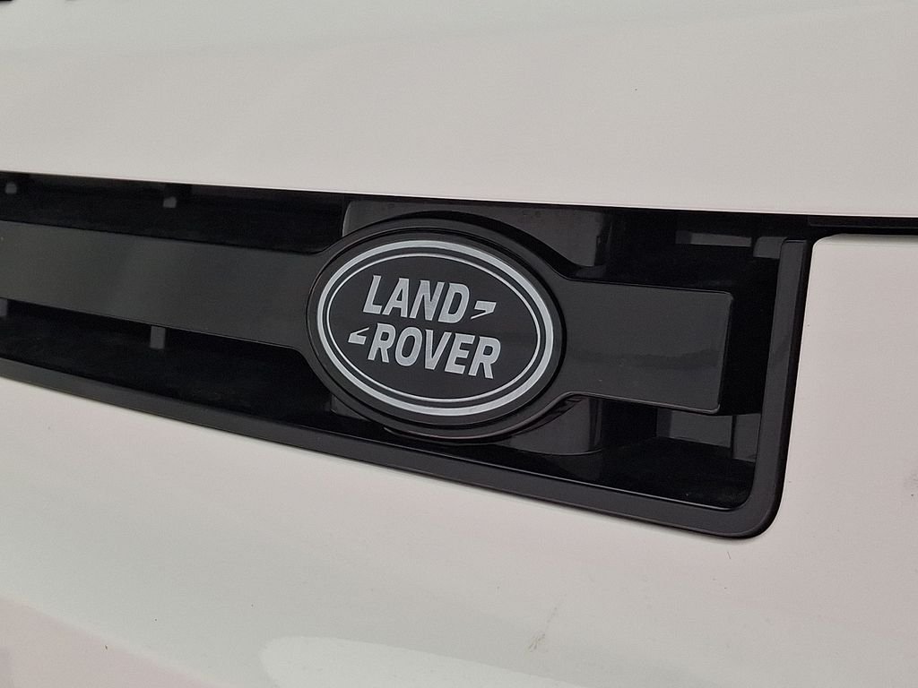 New 2026 Fuji White LAND ROVER S image 22