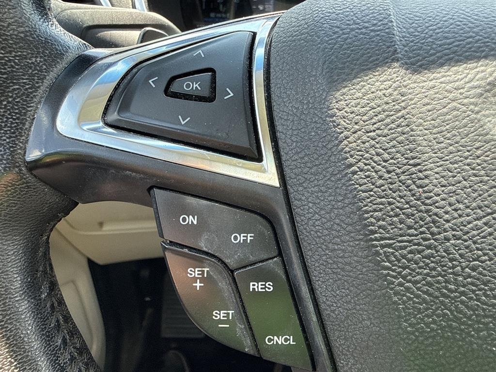 Used 2018 White Platinum Metallic Tri-Coat Ford Titanium image 22