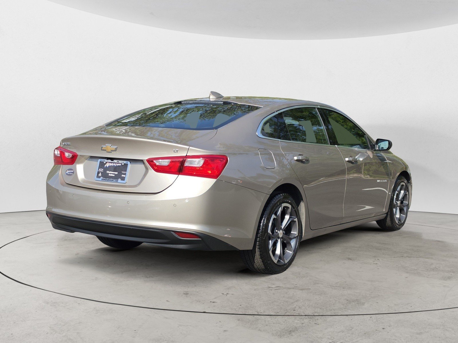 Used 2024 Mineral Gray Metallic Chevrolet LT image 3