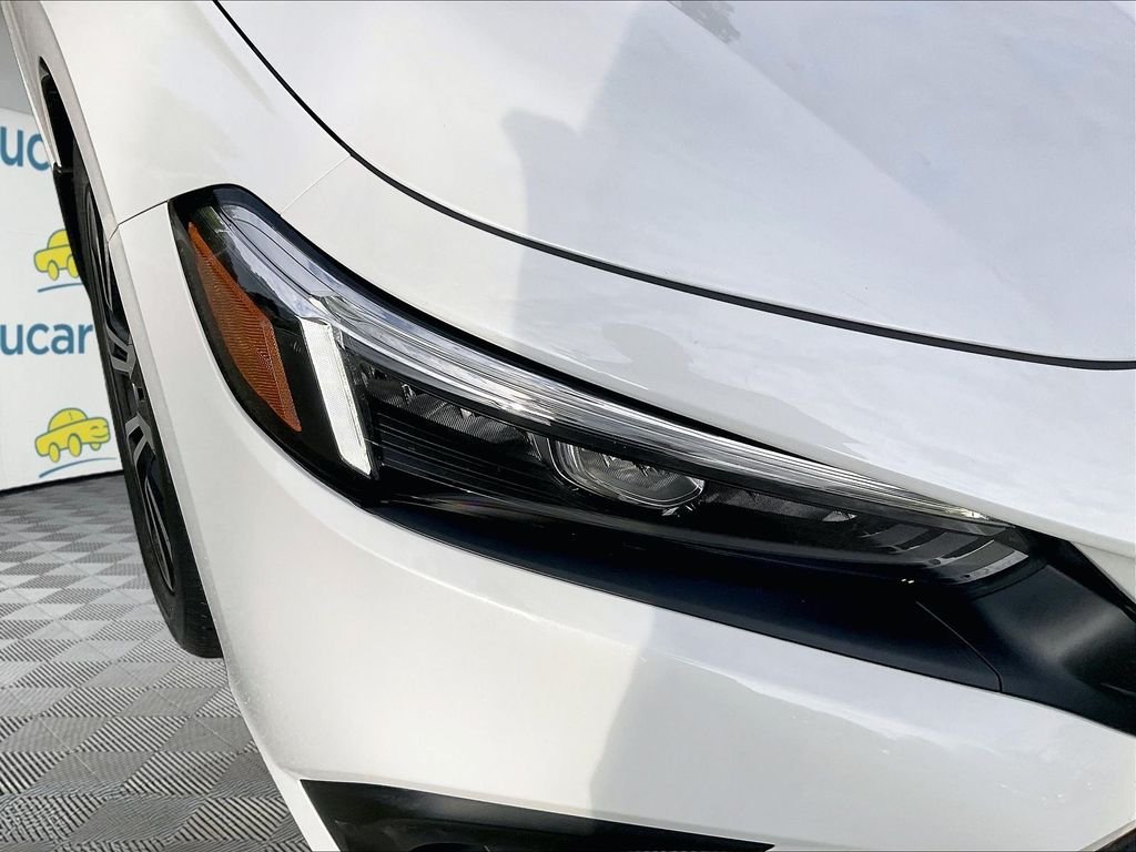 Used 2023 White Honda EX image 31