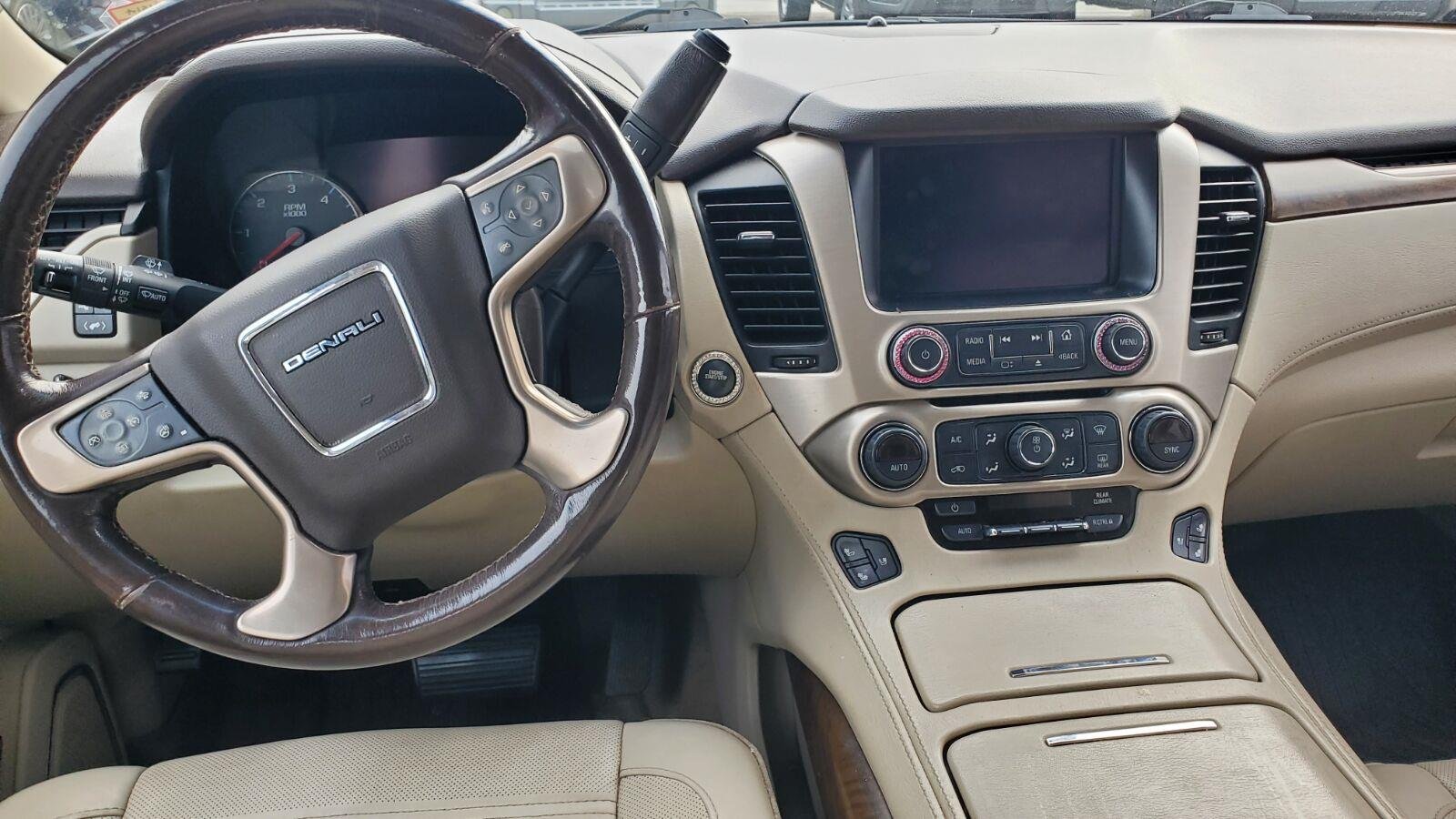 Used 2018 WHITE FROST TRICOAT GMC Denali image 8