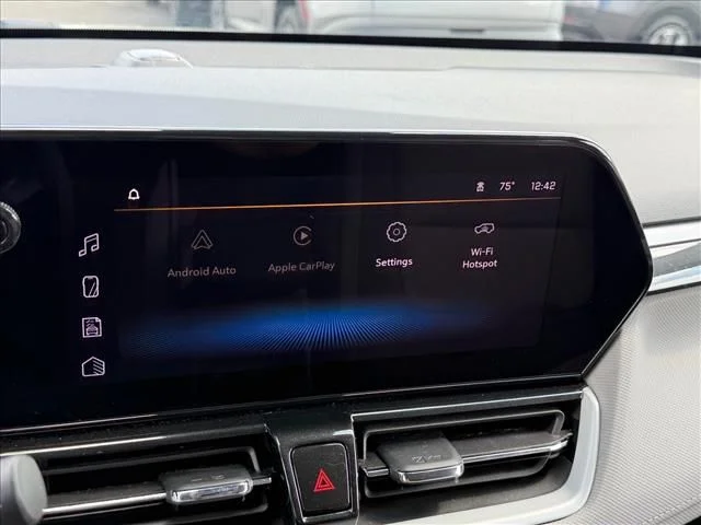 Used 2025 Green Chevrolet LT image 19