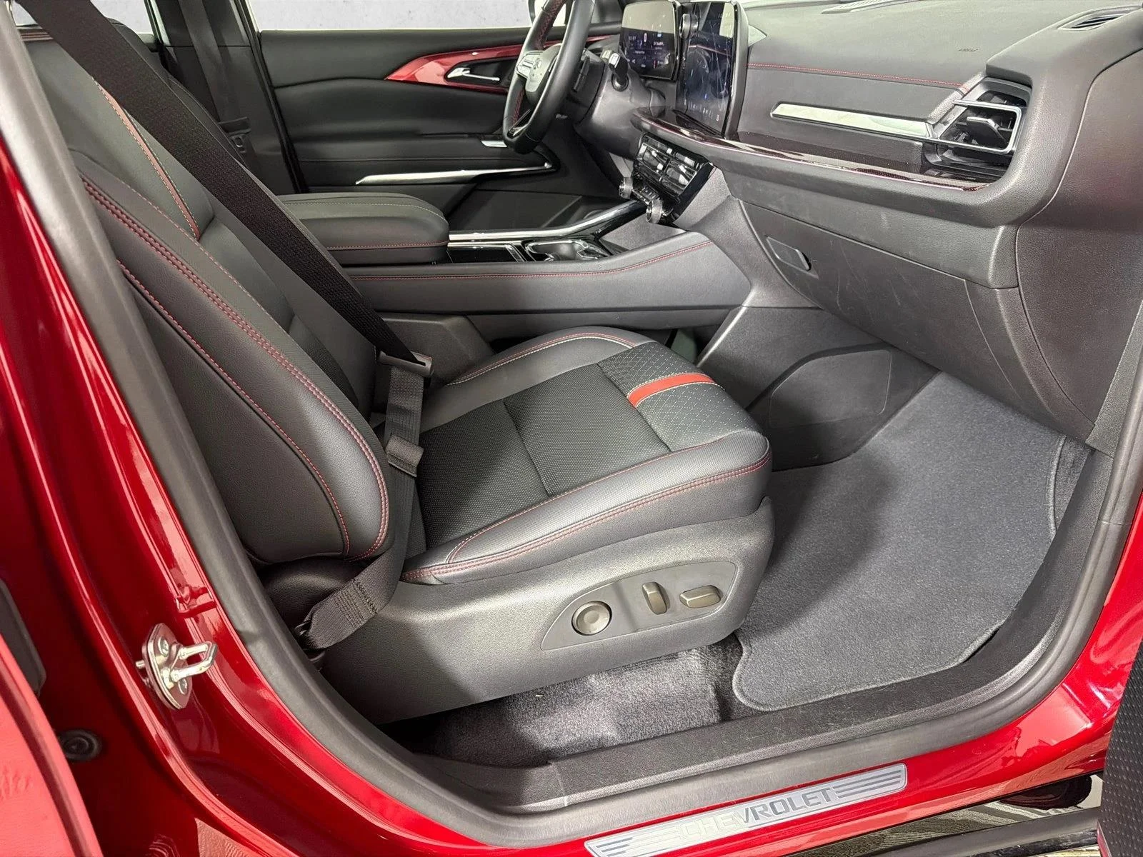 Used 2024 Gray Chevrolet AWD RS image 15