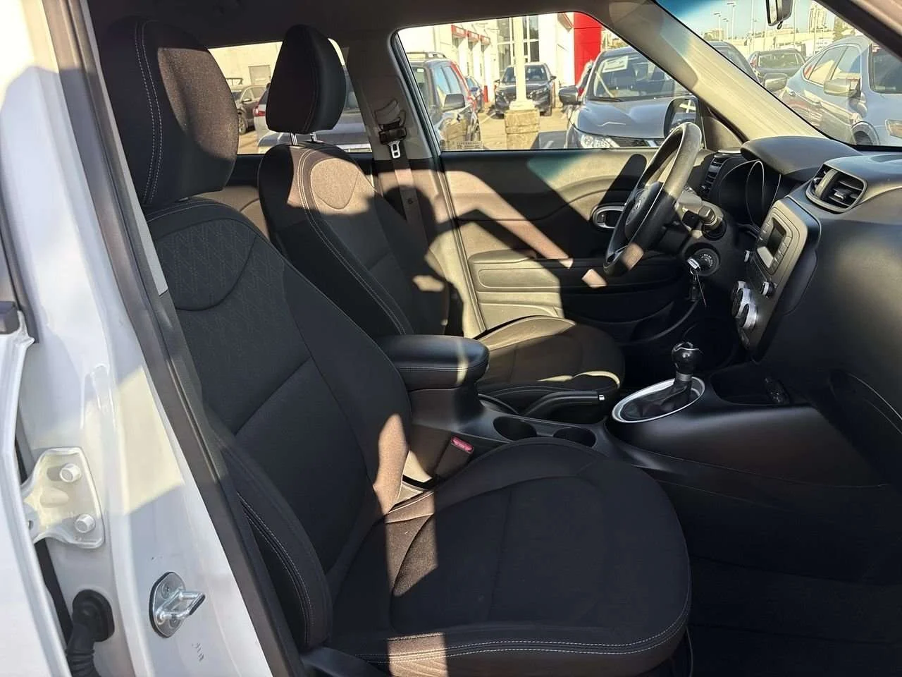 Used 2016 Polar Kia LX at Dilawri Certified   One Owner   Local BC image 29