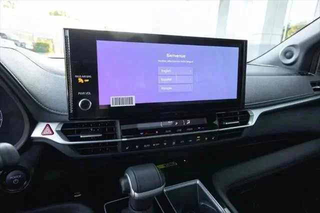 Certified Used 2025 WIND CHILL PEARL Toyota  image 18