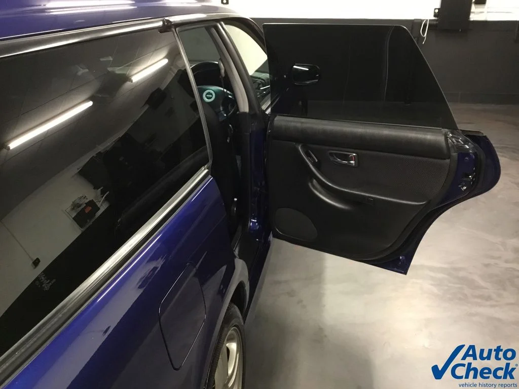 Used 2001 Blue Subaru GT image 32