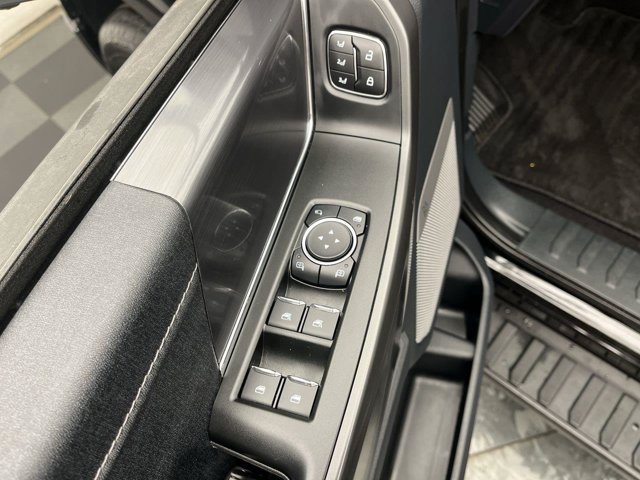 Used 2025 Agate Black Ford LARIAT image 11