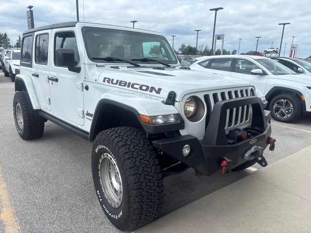 Used 2018 Bright White Clearcoat Jeep Unlimited Rubicon image 1