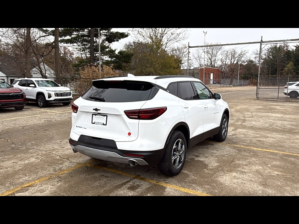 New 2026 Summit White Chevrolet 2LT image 5