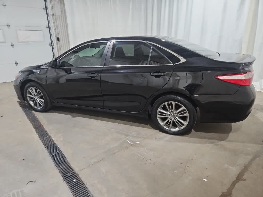 Used 2017 Midnight Black Metallic Toyota SE image 5
