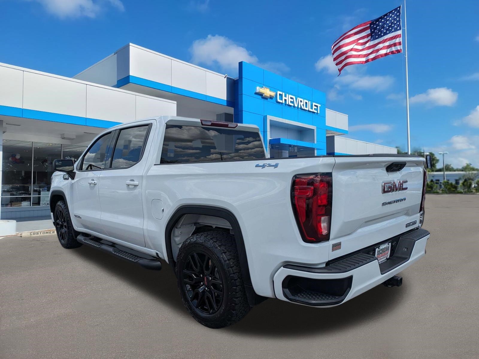 Used 2023 Summit White GMC Elevation image 7