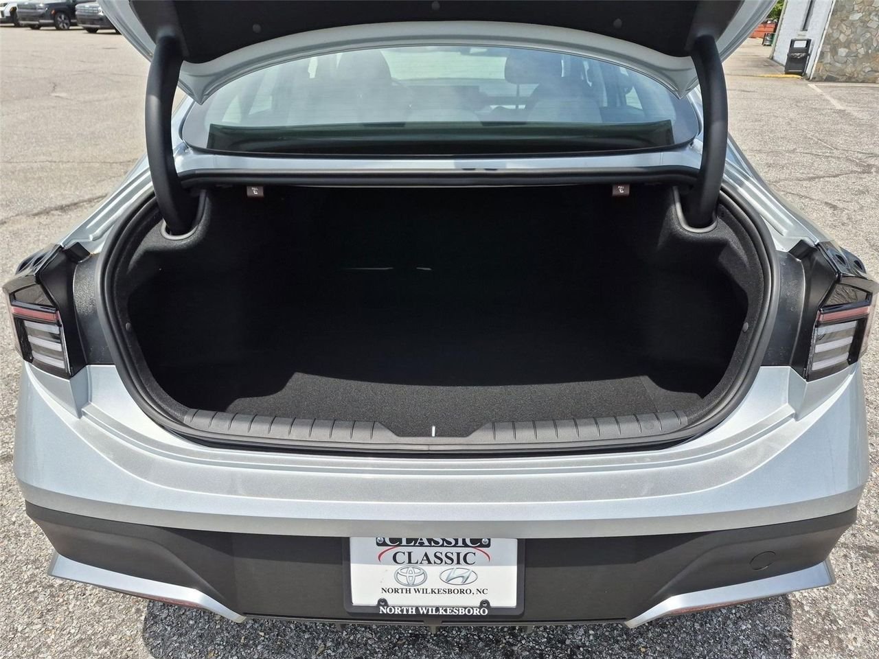 New 2026 Aero Silver Hyundai SE image 33