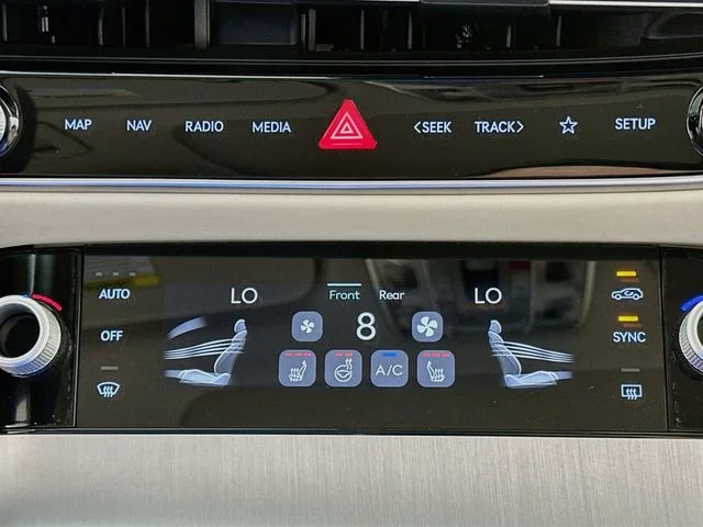 New 2027 White Genesis 2.5T Select image 19