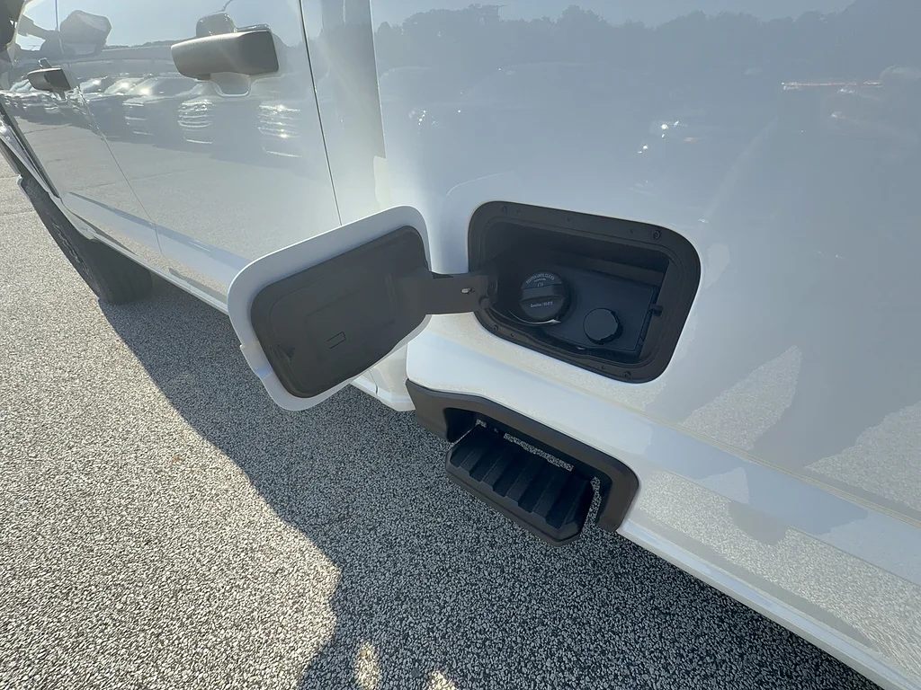 New 2026 Oxford White Ford XL image 25