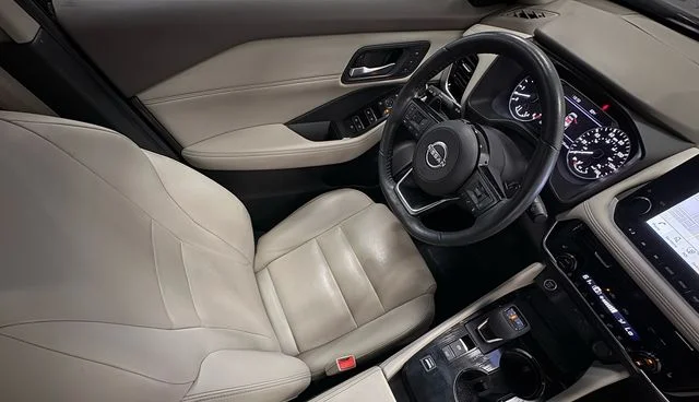 Used 2023 Black Nissan SL image 29